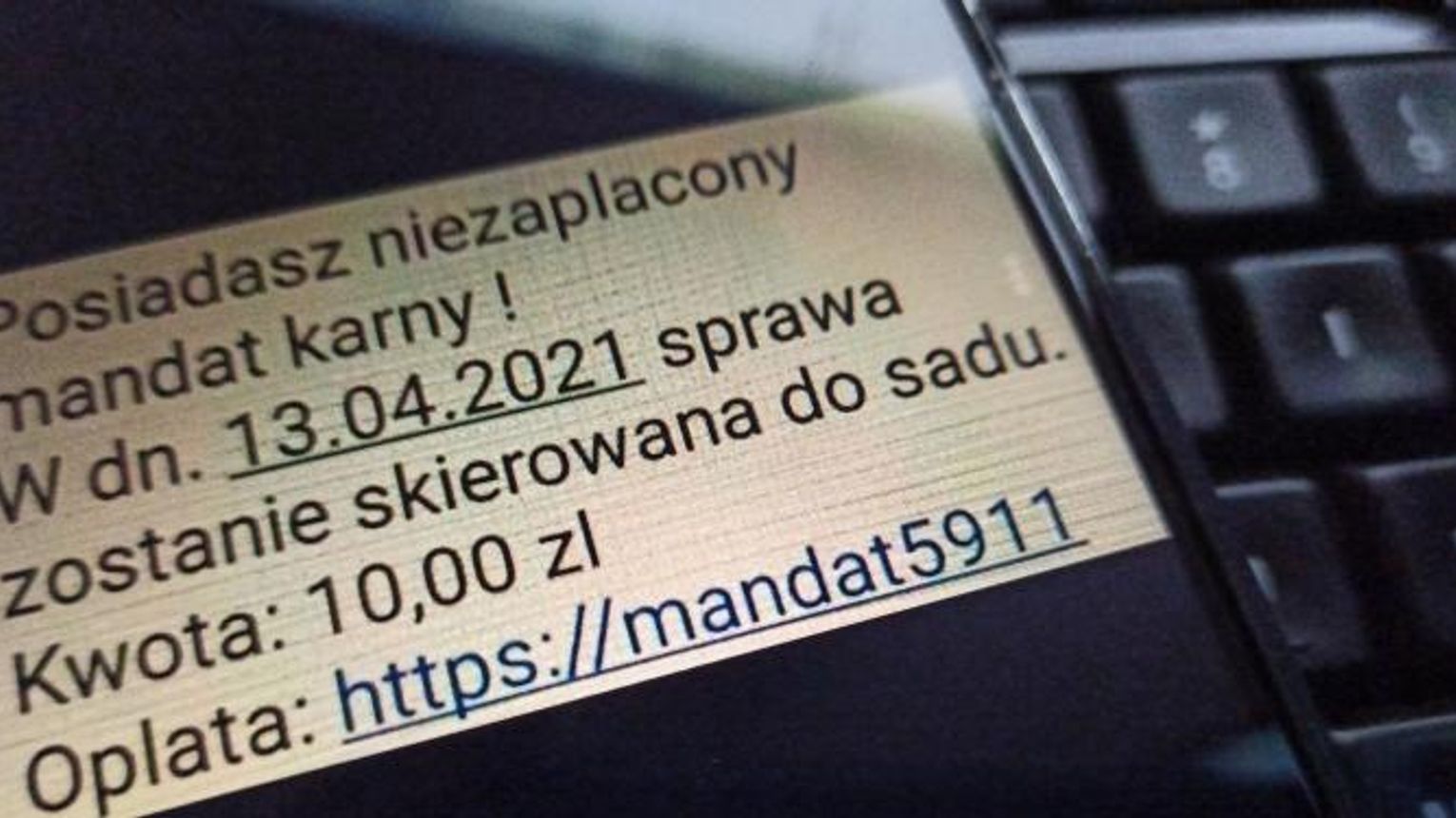 Uwaga na SMS y o niezapłaconych mandatach Oszuści nie biorą wolnego