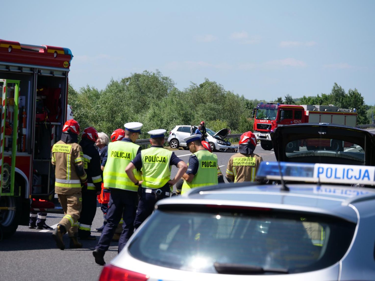 Trzy samochody zderzyły się na obwodnicy Mężczyzna trafił do szpitala