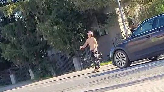 33-latek, który groził mieszkańcom śmiercią, został zatrzymany przez policję i trafił do szpitala