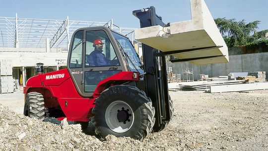 6 ważnych powodów, dla których warto wybrać wózki widłowe spalinowe!