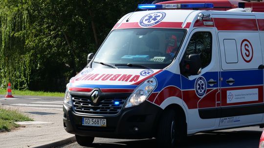 75-letni rowerzysta potrącony przez samochód trafił do szpitala