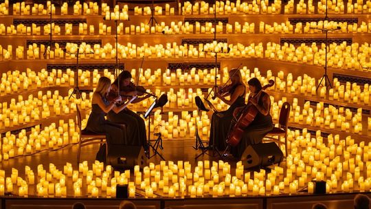 "ABBA i Queen oraz Muzyka Filmowa - dwa wyjątkowe koncerty w oprawie tysiąca świec!