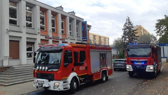 Alarm pożarowy w Domu Kultury "Chemik". Interweniowali strażacy