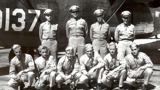 Amerykanie kontynuują poszukiwania załogi Artura Lindella. ZDJĘCIA