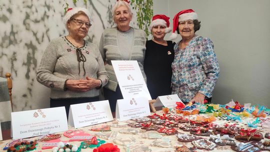 Babcine pierniczki są najlepsze. Przedświąteczna kreatywność seniorów