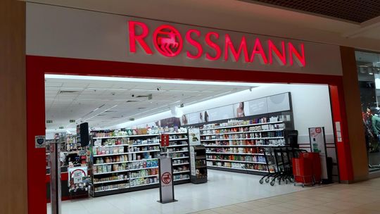 Benefity dla ponad 18 tysięcy pracowników Rossmanna