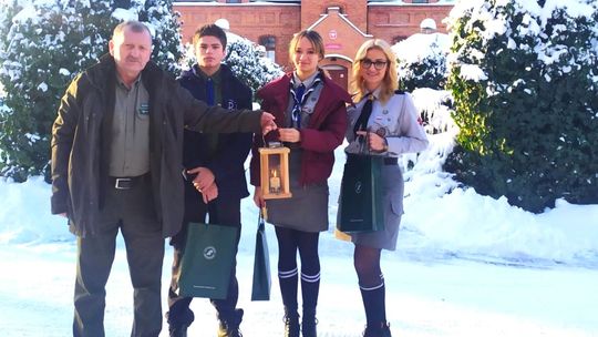 Betlejemskie Światło Pokoju dotarło dziś do leśników