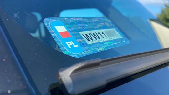 Bez obowiązkowej nalepki od 4 września. Kierowcy zaoszczędzą