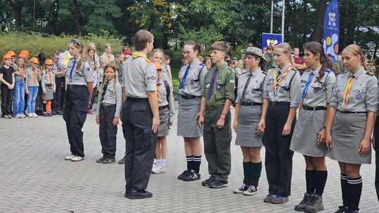 Blisko 200 zuchów i harcerzy rozpoczęło nowy rok harcerski. ZDJĘCIA