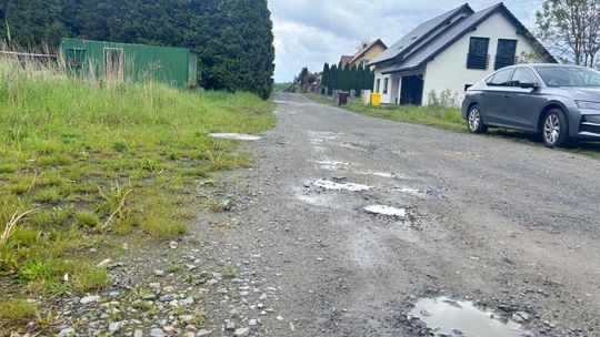 Boczna Wyspiańskiego do przebudowy. Prace ruszają na dniach. ZDJĘCIA
