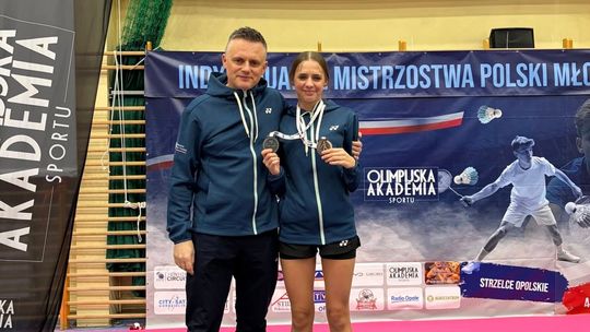 Brąz w singlu i srebro w mikście dla Leny Maślanki na Indywidualnych Mistrzostwach Polski Młodzików Brąz w singlu i srebro w mikście dla Leny Maślanki na Indywidualnych Mistrzostwach Polski Młodzików