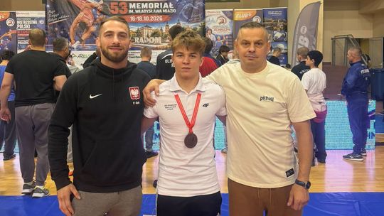Brązowy medal Adama Roguli i cztery krążki wywalczone przez jego klubowe koleżanki. ZDJĘCIA