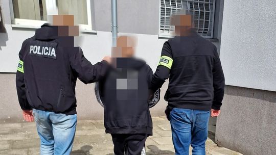 Brutalny atak w Kędzierzynie-Koźlu. Nożownik zadał kilka ciosów w plecy 55-latka