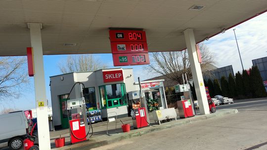 Ceny paliw przekroczyły 8 zł. Niestety nie ma górnego limitu podwyżek