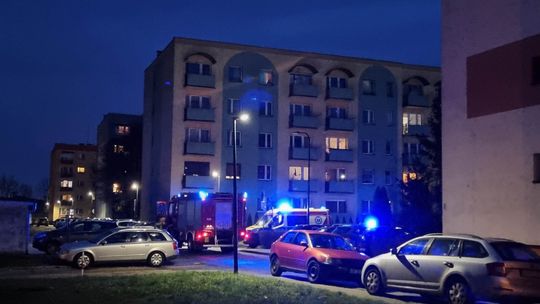 Chciał się powiesić, ale spadł na balkon sąsiadów piętro niżej