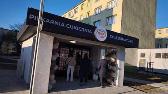 Chlebomat w Kędzierzynie-Koźlu. Świeże pieczywo i ciasta o każdej porze Chlebomat w Kędzierzynie-Koźlu. Świeże pieczywo i ciasta o każdej porze