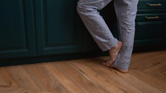 Ciepła podłoga bez dużego remontu – sprawdź, jak to zrobić!