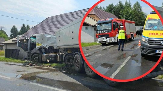 Ciężarówka uderzyła w dom. Ściana częściowo się zawaliła. W budynku było 6 osób! ZDJĘCIA