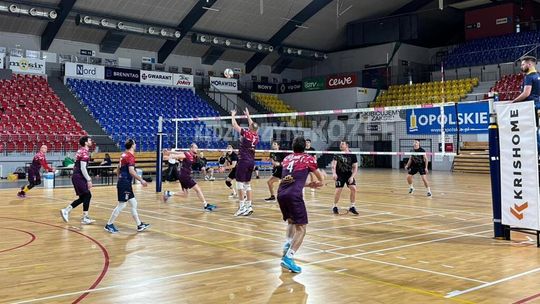 Czas na decydujące mecze. Rusza faza play-off mistrzostw miasta w siatkówce