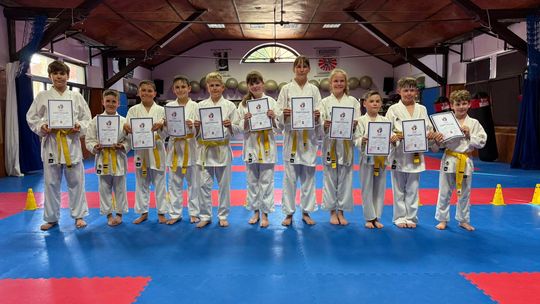 Czas na zasłużone wakacje młodych karateków. ZDJĘCIA