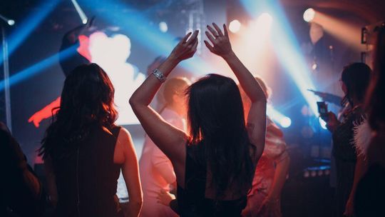 Dansingi w stylu lat 80. wracają do Kędzierzyna-Koźla. Wiemy kiedy i gdzie będzie pierwsza impreza!