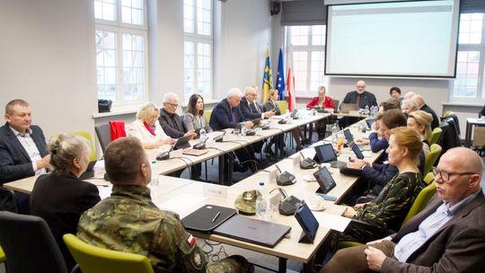 Debata o bezpieczeństwie i finansach na sesji w starostwie. ZDJĘCIA Debata o bezpieczeństwie i finansach na sesji w starostwie. ZDJĘCIA