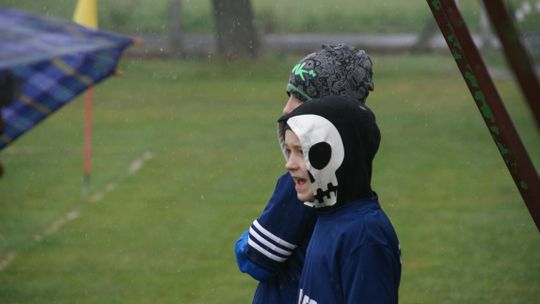 Deszcz ze śniegiem małym piłkarzom niestraszny