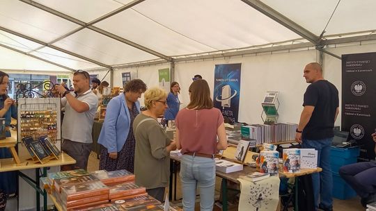 Dlaczego seniorzy tak chętnie odwiedzają bibliotekę?
