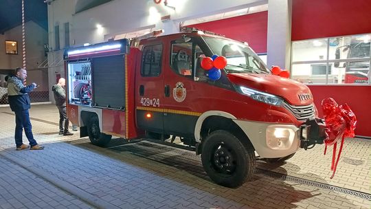 Nowy samochód ratowniczo-gaśniczy w OSP Kłodnica. ZDJĘCIA