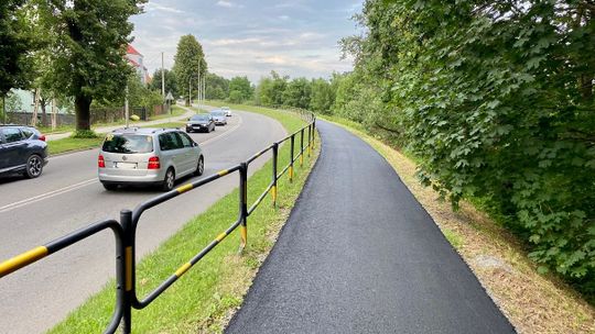 Dobiegł końca remont ścieżki rowerowej na koronie wału przy ul. Dunikowskiego