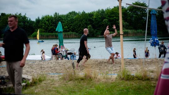 Dobra zabawa integracyjna połączona z meczami siatkówki plażowej