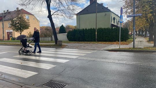 Dodatkowe latarnie przy przejściach. Ma być bezpieczniej