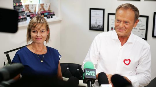 Donald Tusk odwiedził gabinet kosmetyczny w Kędzierzynie-Koźlu