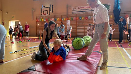 Dotknąć, poczuć, zobaczyć. Sensoriada znów połączyła dzieci. ZDJĘCIA