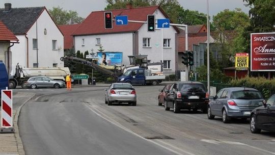 Drogowcy pracują w Kłodnicy. Lepiej wybrać obwodnicę