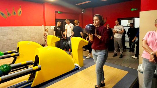 Drużynowe Mistrzostwa Kędzierzyna-Koźla w Bowlingu w sportowej atmosferze. ZDJĘCIA Drużynowe Mistrzostwa Kędzierzyna-Koźla w Bowlingu w sportowej atmosferze. ZDJĘCIA