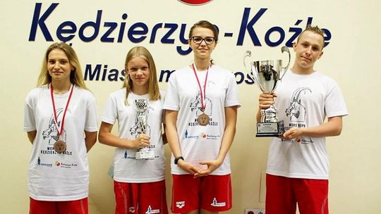 Drużynowi wicemistrzowie Polski z klubu MUKS WOPR Kędzierzyn-Koźle
