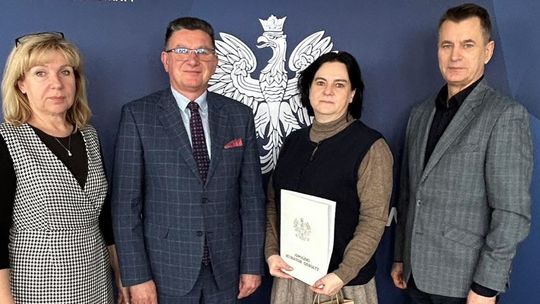 Dyrektor szkoły w Sławięcicach wyróżniony za zaangażowanie w edukację i wychowanie młodego pokolenia