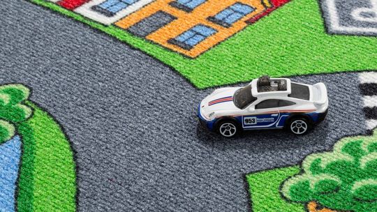 Dywan edukacyjny dla dzieci, czyli jaki? Sprawdź propozycje!