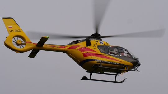 Dziecko quadem wjechało pod pociąg. Na miejscu wszystkie służby