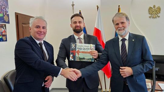 Dziesięć tysięcy złotych dla WOŚP. Wyjątkowy rejs po Odrze wylicytowany! Dziesięć tysięcy złotych dla WOŚP. Wyjątkowy rejs po Odrze wylicytowany!