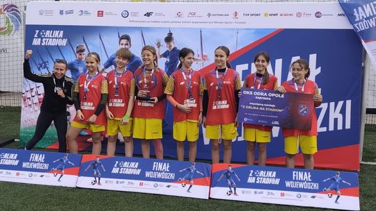Dziewczęta z PSP nr 5 najlepsze w województwie! Zagrają w wielkim finale na Stadionie Narodowym