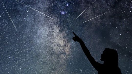 Na niebie będzie można podziwiać deszcz perseidów