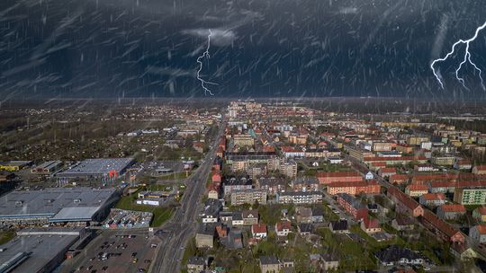 Ostrzeżenie przed burzami dla powiatu kędzierzyńsko-kozielskiego