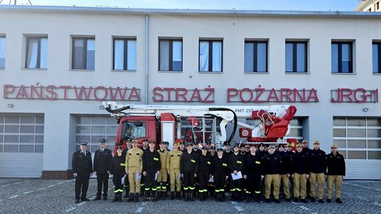 Egzamin końcowy z wynikiem pozytywnym zaliczyło 19 druhów z OSP. ZDJĘCIA Egzamin końcowy z wynikiem pozytywnym zaliczyło 19 druhów z OSP. ZDJĘCIA