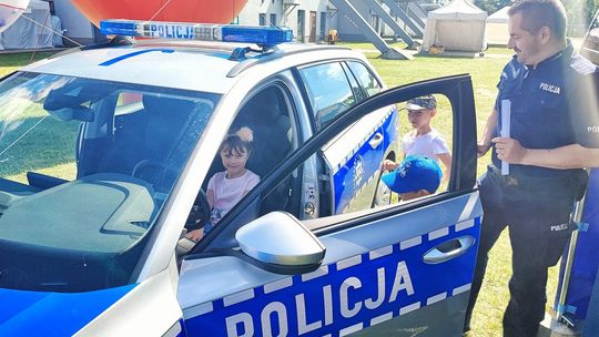 Funkcjonariusze opowiadali o bezpieczeństwie podczas Dnia Chemika