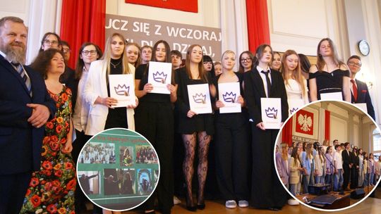 Gala absolwentów w I LO: wyróżnienia i pożegnania maturzystów. ZDJĘCIA