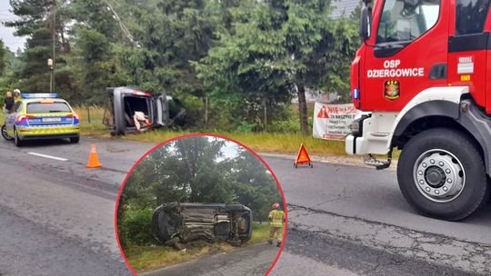 Groźne zdarzenie drogowe z udziałem samochodu osobowego na DW 425 w Solarni