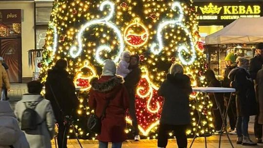 Grudniowe spacery po straganach – przedsmak Bożego Narodzenia Grudniowe spacery po straganach – przedsmak Bożego Narodzenia