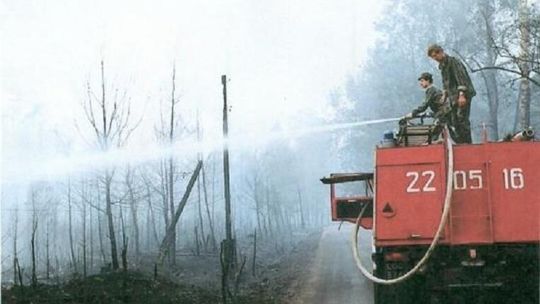 Henryk Szymura przypomina pamiętny pożar lasów wokół Kuźni Raciborskiej z 1992 roku. FILM
